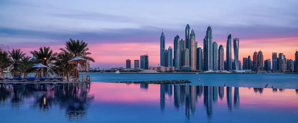 Dubai Marina Travel Guide: Modern Luxury by the Sea.